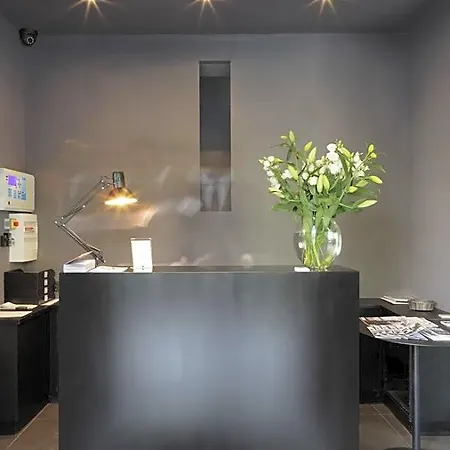 Korner Saint Marcel Otel Paris
